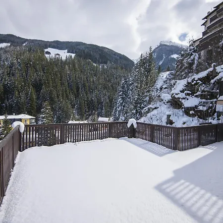 Apartment In Near Slopes