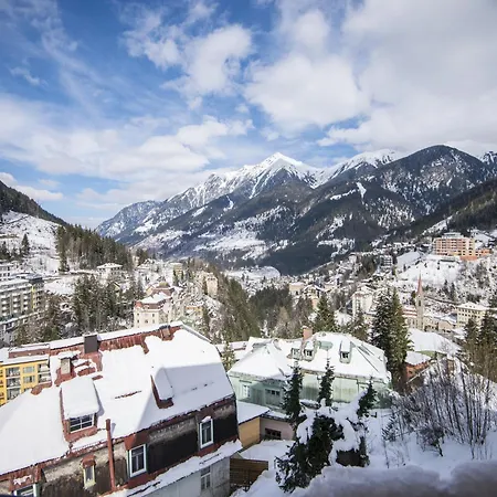 In Near Slopes Apartment *