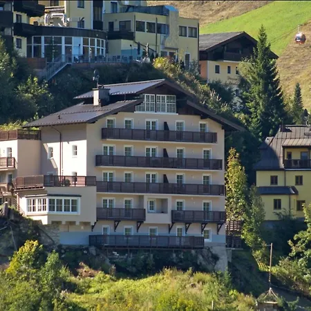 In Near Slopes Apartment